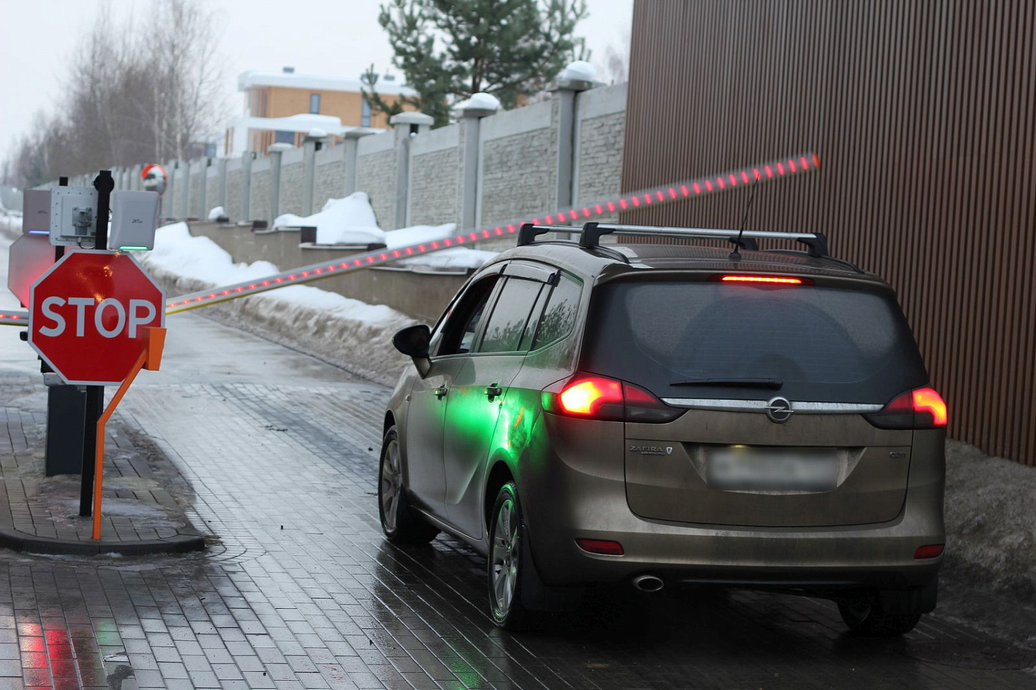 Реализован проект по внедрению автоматизированной системы контроля доступа автотранспорта и пешеходов на территорию коттеджного поселка CRYSTAL ISTRA