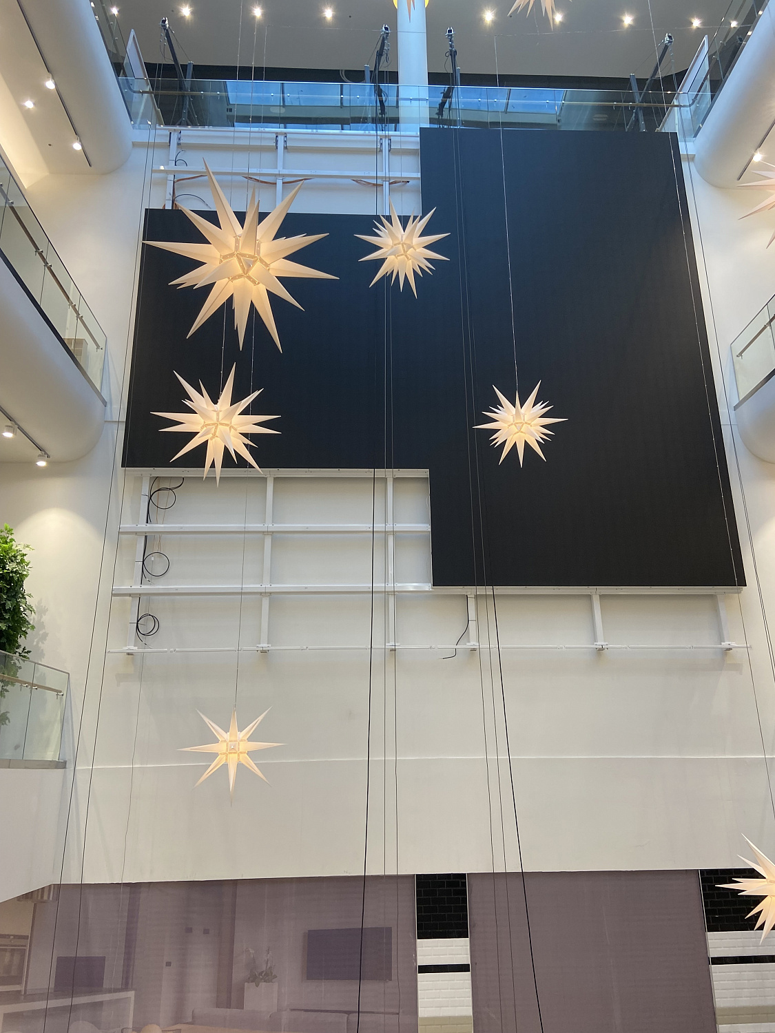 REISS (ТРЦ «СОФИЯ»)