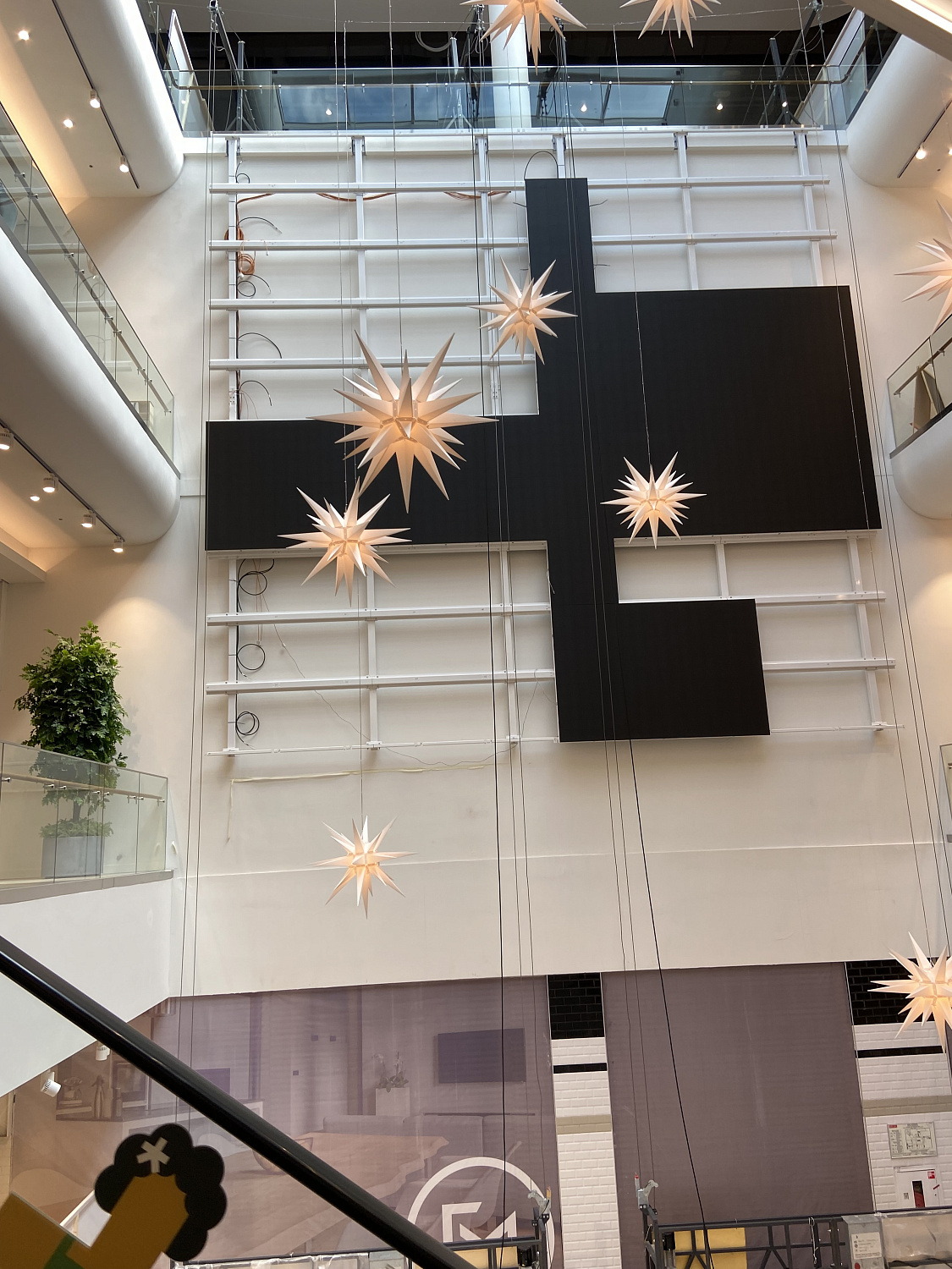 REISS (ТРЦ «СОФИЯ»)