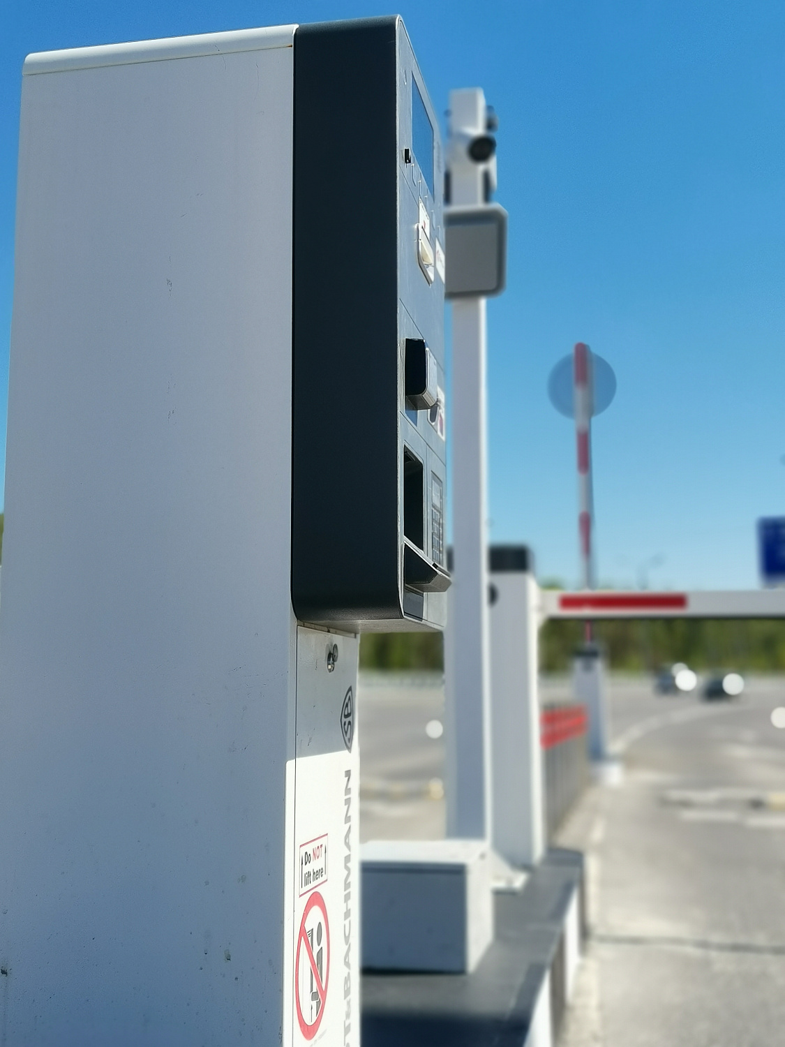 Завершены работы по модернизации парковочной системы международного аэропорта 